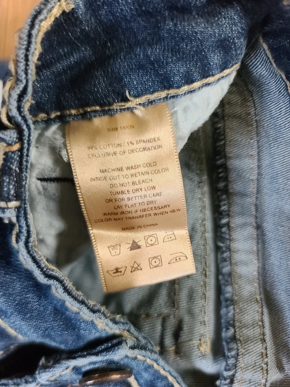See Thru Soul Jeans 26in Bootcut Medium Wash With Flap Embroidered Pockets - Picture 8 of 8